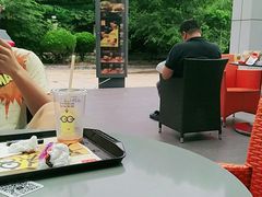 -麦当劳(友谊路得来速店)