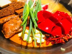-四小区火锅·巷子里的重庆火锅(花照壁店)