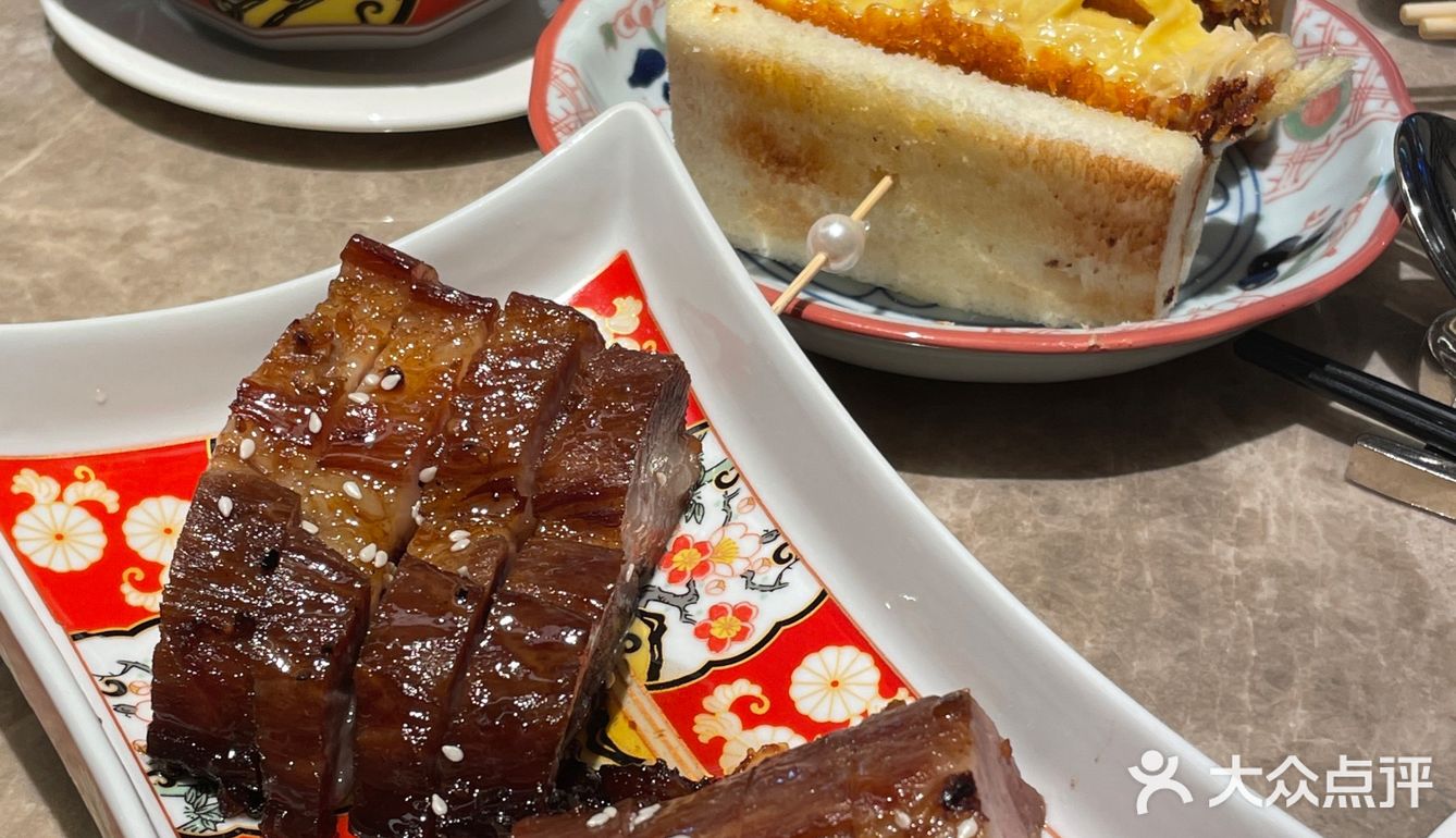 和姐妹来广粤天地看到的瑰茶厅，算是复古风