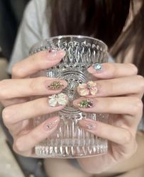 -屿晴·科技美肤SPA美甲美睫