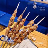 大冷天儿来碗热乎乎的拉面别提多得劲儿了～肉串也够香！