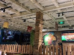 大堂-三个大叔烤羊肉串·炭炉砂锅菜(西三旗店)