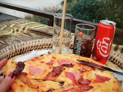 披萨-乌托邦酒吧和餐厅