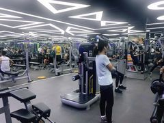 器械区-宝德龙游泳健身
