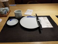 餐具摆设-虹料理·日料放题(悠方店)
