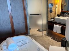 -三亚湾海居铂尔曼度假酒店