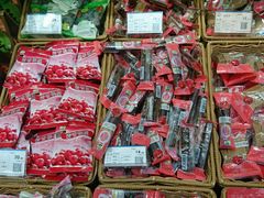 -来伊份1038(新村路三店)