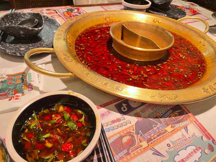 重庆棒棒军怀旧火锅(北京店)-"朋友家小区楼下的火锅餐厅哈!