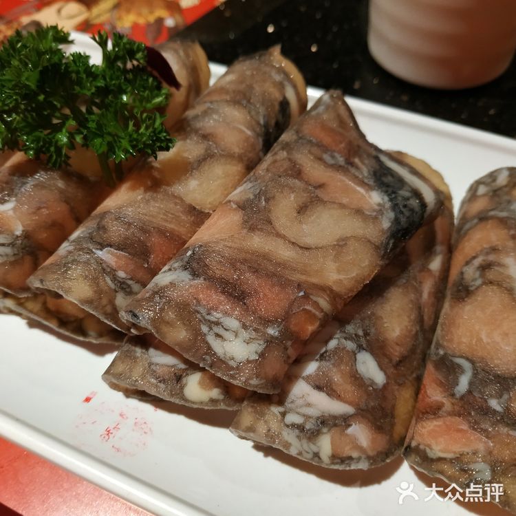 瞬间被治愈！科尔沁精品肥牛、南山招牌特色千层肚，每次都吃到光盘