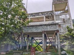 -四川汶川特大地震漩口中学遗址