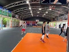 -洛克公园·篮球·足球·羽毛球(莘庄店)