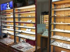 -优医视平价眼镜蔡司依视路折扣工厂店(十里堡店)