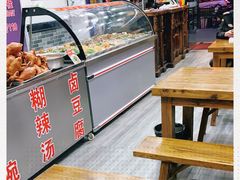 面包甜点陈列柜-豫掌柜饸饹面·烩面(秀沿路店)