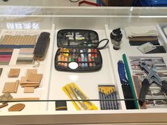 -爱革·洗衣改衣·洗鞋修鞋·洗包修包·奢侈品护理(宝地广场店)