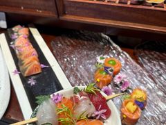 -雍容荟帝王蟹活龙虾展台自助(IFS黑金店)