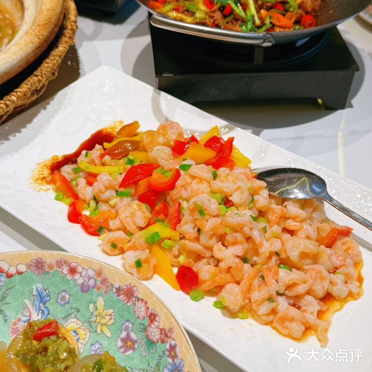 日照｜野果砂锅天花板！清甜果香撞上热辣食材