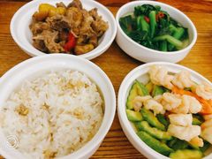 -雪梅月子中心(华侨城店)