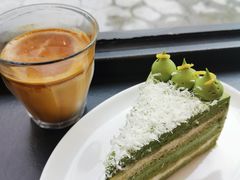 日本柚子酱佐抹茶白巧克力蛋糕-black rainbow coffee