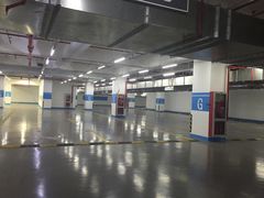 -新世界新丸中心-地下停车场