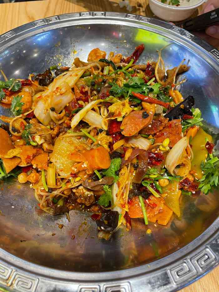 川蜀香锅(千岛湖银泰城店)-"这里的菜种比较丰富每样都很新鲜 ,爱吃什