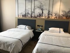 -库车国际酒店(火车站东湖公园店)