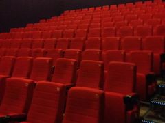 -武汉华夏国际影城(鲁广店)