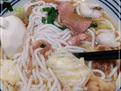 -鑫花溪牛肉米粉(东环大润发店)