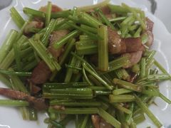 -回头客餐厅·家的味道农家菜·虹鳟鱼·铁锅炖(雁栖湖店)