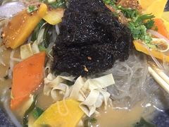 -小蛮椒麻辣烫·麻辣拌(青浦宝龙店)