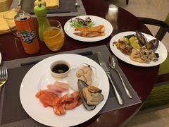 -东西风牛排馆周末烧烤自助(首都机场希尔顿店)