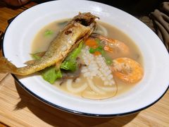 豚骨海鲜乌冬面-石屋料理(南京西路店)