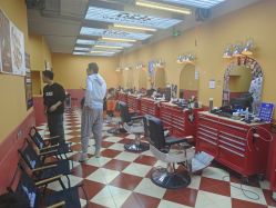 -Devilhands Barbershop男士理容店