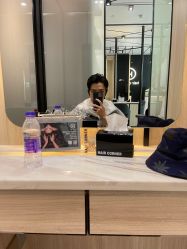 -HAIR CORNER