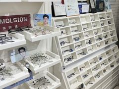 -诺柯视眼镜-蔡司依视路官方工厂店(淞南一店)