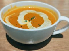 南瓜汤-HELLO 27 意面·沙拉·帕尼尼