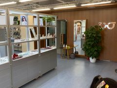 -无奔眼镜·蔡司·依视路授权店(马家堡店)