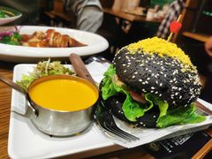 网红瀑布牛肉菠萝包-肥韬茶餐厅(南山mini店)