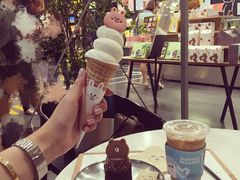 -LINE FRIENDS Garosu-gil Flagship Store