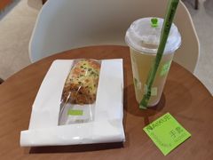 -奈雪的茶(广州白云区聚龙慧谷店)