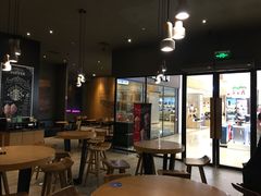 大堂-星巴克臻选(舟山凯虹广场店)