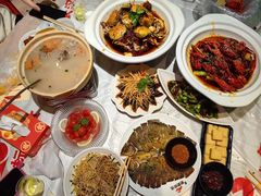 -肥肥虾庄·金牌油焖大虾(首义路店)