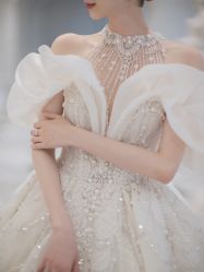 -不晚国际婚纱礼服