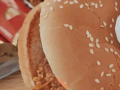 麦辣鸡腿堡鸡架满足餐-麦当劳(东急新天地店)