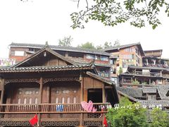 -西江千户苗寨-百年吊脚楼