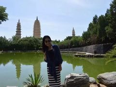 -三塔倒影公园