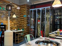 -哈尔滨烧烤·山河村铁锅炖(交大店)