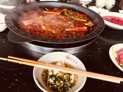 -茅草房·河畔园林火锅