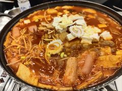 部队火锅-HONGA HONGA雄家(曹路店)