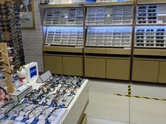 -标准眼镜·蔡司官方授权店(塘沽远洋未来汇店)