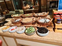 -大中华希尔顿酒店-念自助餐·嗨啤·小龙虾